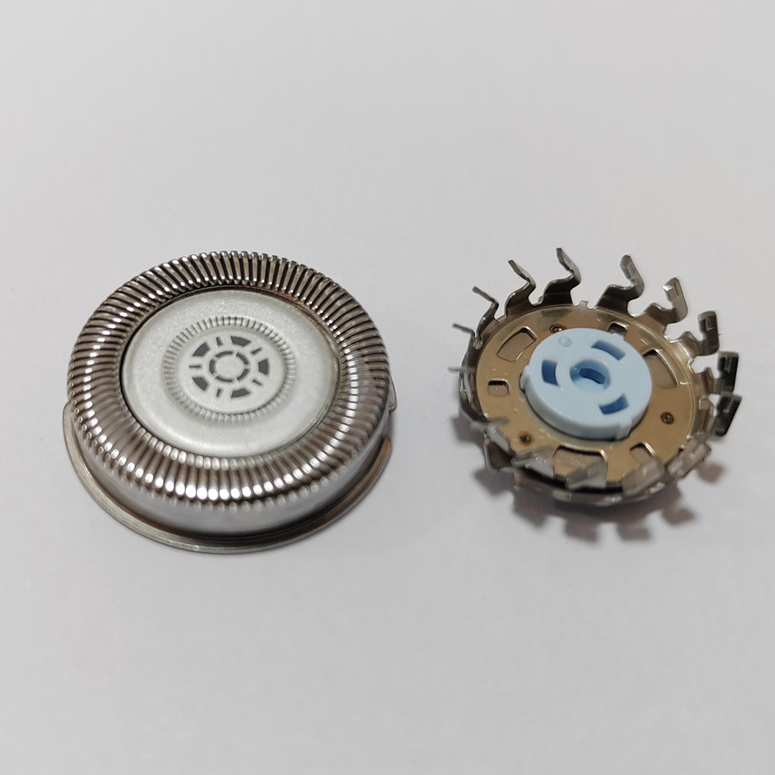 Philips Replacement shaving head for Series 7000 & 5000 Series (model SH71), stainless steel